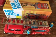 254.FIRE TRUCK FRICTION WITH SIREN