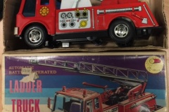 347.LADDER TRUCK FIRE ENGINE